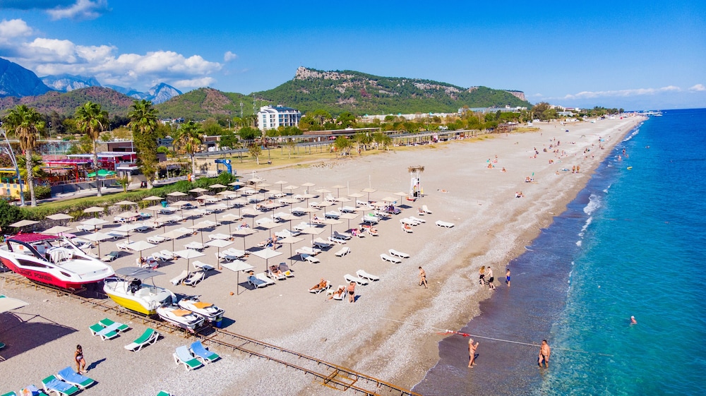Istanbul Beach Hotel - All Inclusive — Beach in Kemer