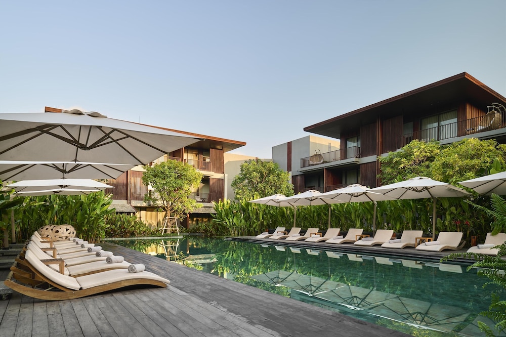ANDAZ PATTAYA JOMTIEN BEACH, BY HYATT — Swimming pool in Sattahip, Chonburi