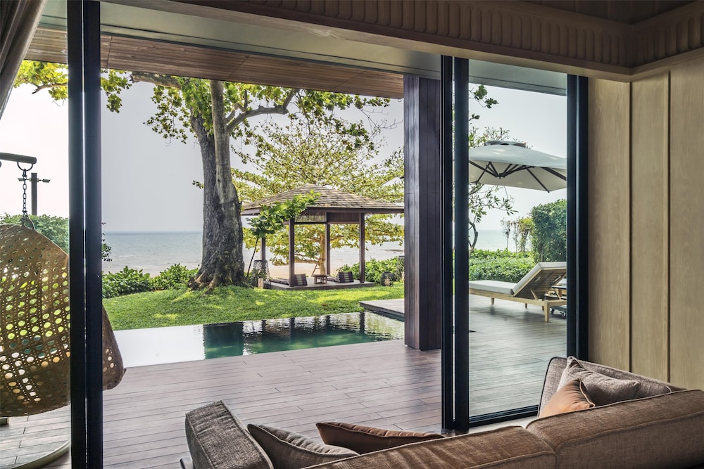 ANDAZ PATTAYA JOMTIEN BEACH, BY HYATT — Swimming pool in Sattahip, Chonburi