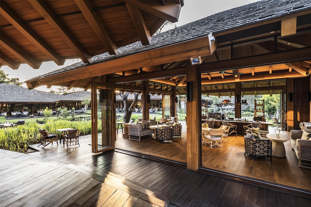 ANDAZ PATTAYA JOMTIEN BEACH, BY HYATT — Restaurant & bars in Sattahip, Chonburi