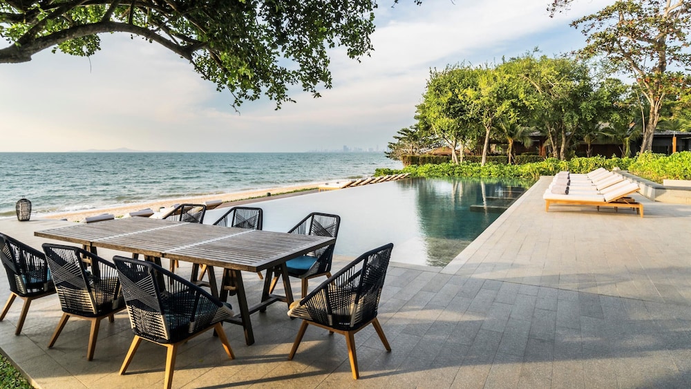 ANDAZ PATTAYA JOMTIEN BEACH, BY HYATT — Swimming pool in Sattahip, Chonburi