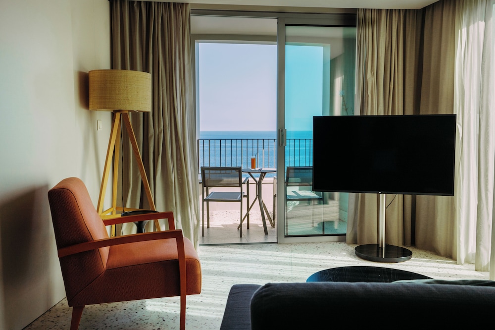 NEXT - Savoy Signature — Hotel rooms in Funchal, Madeira
