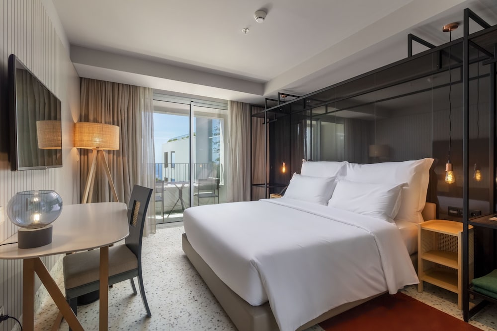 NEXT - Savoy Signature — Hotel rooms in Funchal, Madeira