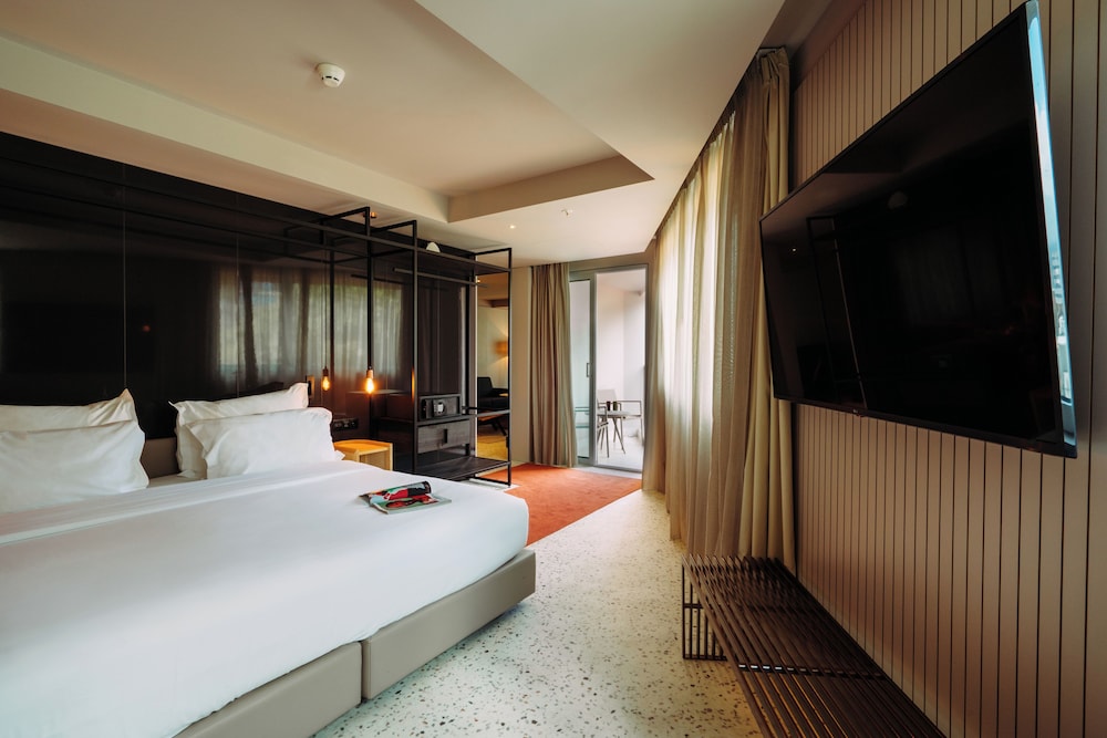 NEXT - Savoy Signature — Hotel rooms in Funchal, Madeira