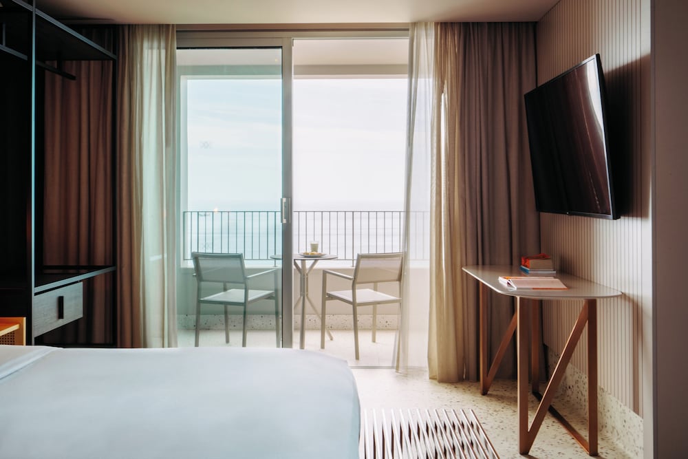 NEXT - Savoy Signature — Hotel rooms in Funchal, Madeira