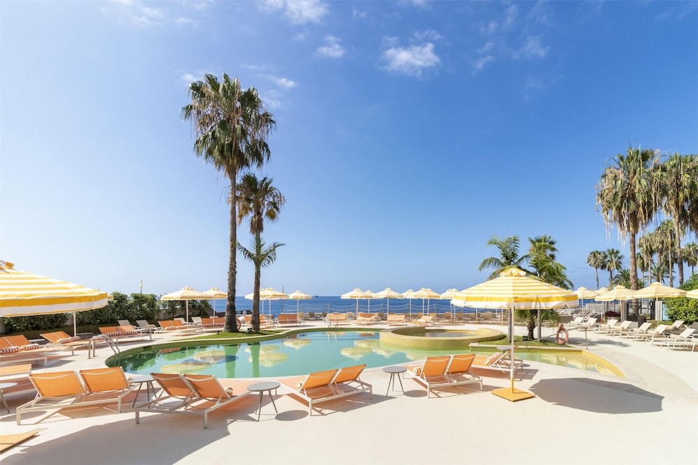 NEXT - Savoy Signature — Main photo in Funchal, Madeira