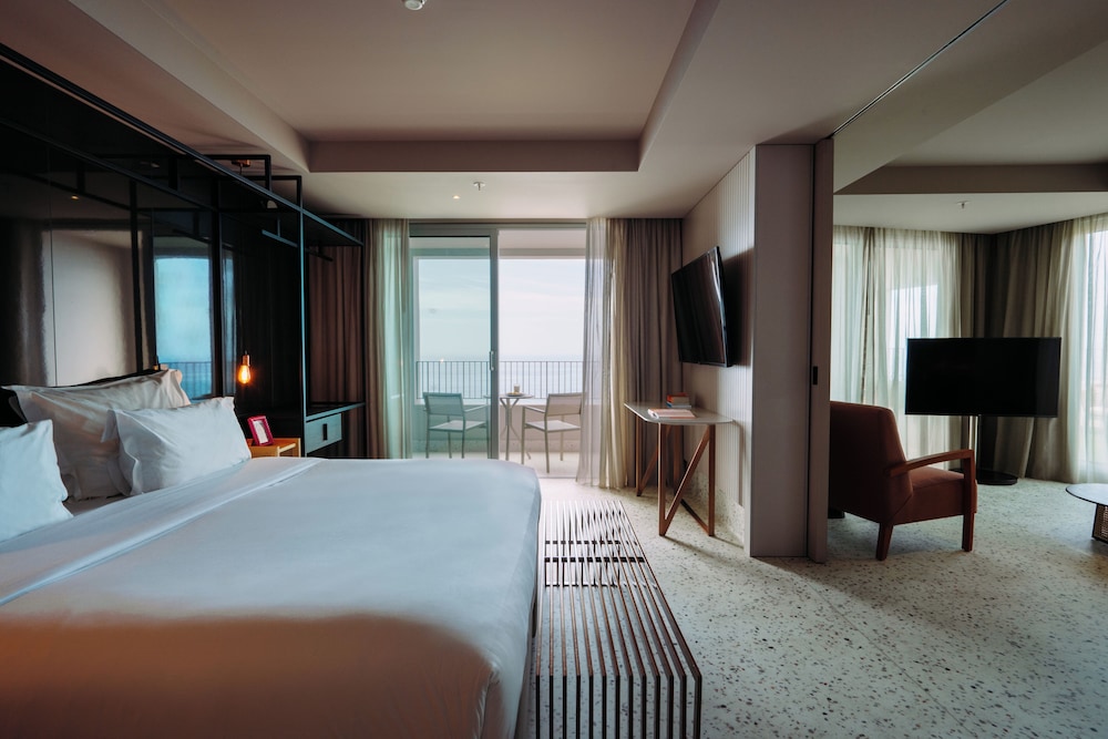 NEXT - Savoy Signature — Hotel rooms in Funchal, Madeira