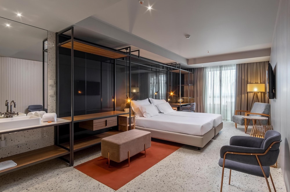 NEXT - Savoy Signature — Hotel rooms in Funchal, Madeira