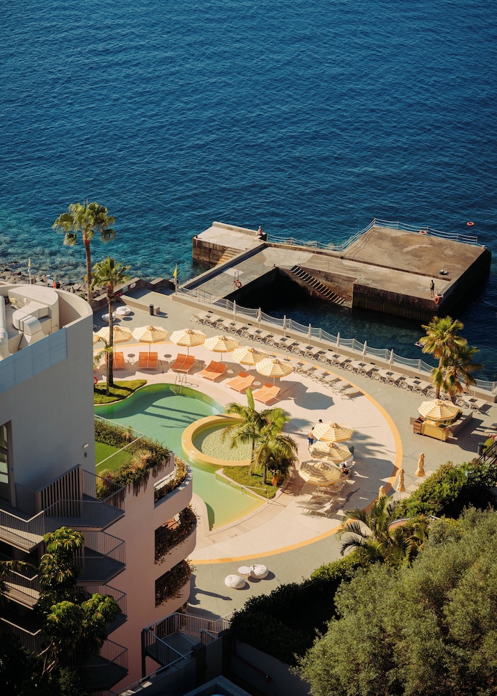 NEXT - Savoy Signature — Swimming pool in Funchal, Madeira