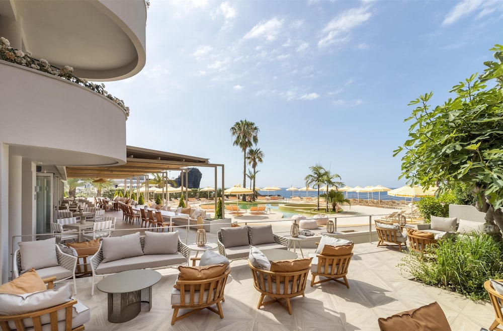 NEXT - Savoy Signature — Restaurant & bars in Funchal, Madeira