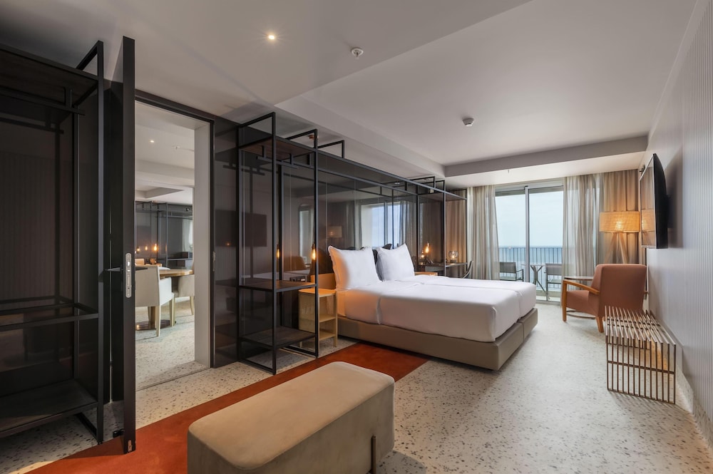 NEXT - Savoy Signature — Hotel rooms in Funchal, Madeira