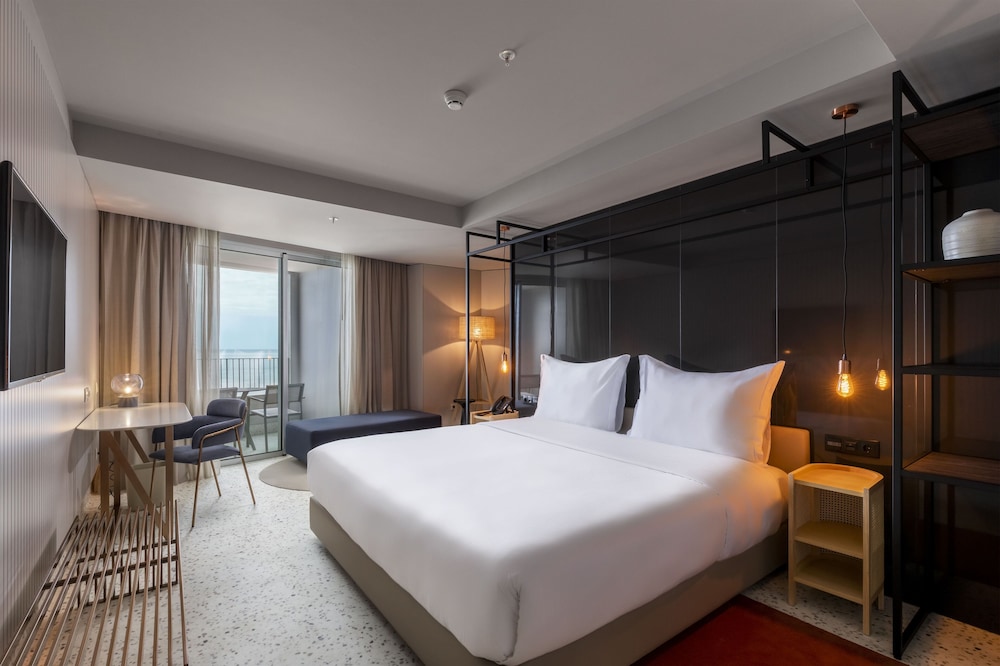 NEXT - Savoy Signature — Hotel rooms in Funchal, Madeira