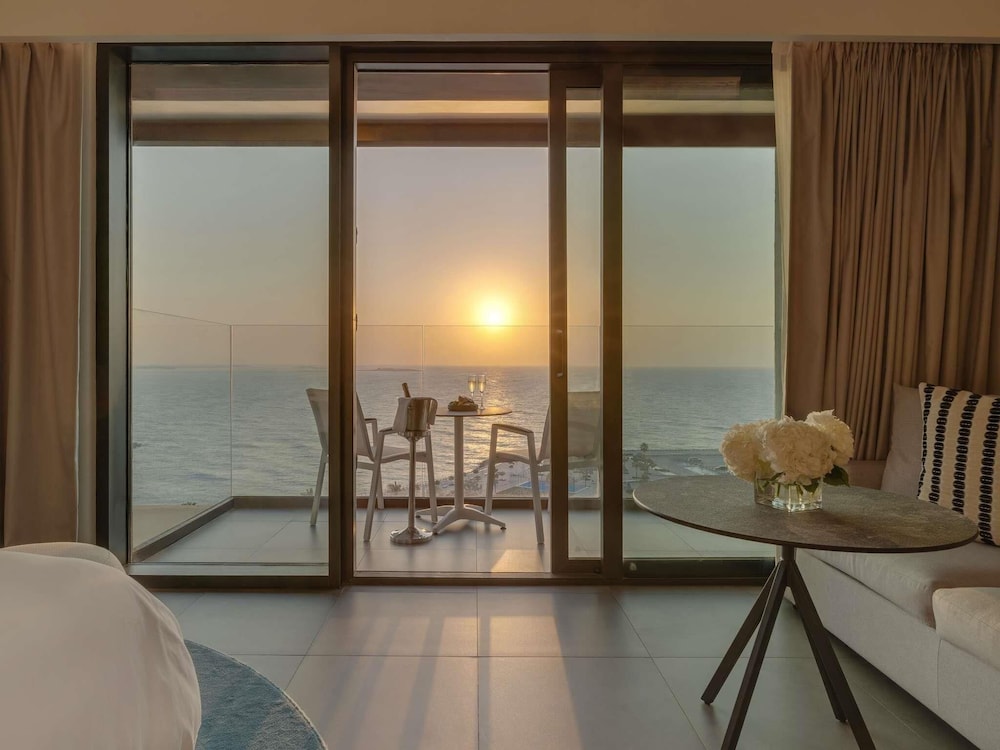 Mövenpick Resort Al Marjan Island — Hotel rooms in Ras al Khaimah