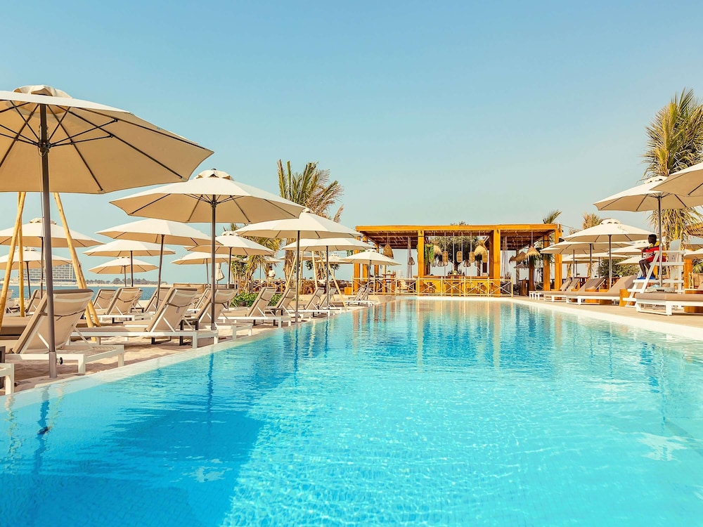 Mövenpick Resort Al Marjan Island — Swimming pool in Ras al Khaimah