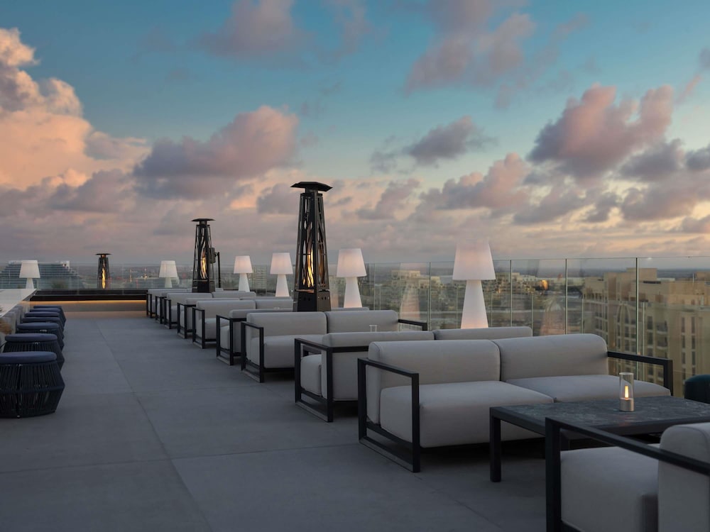 Mövenpick Resort Al Marjan Island — Restaurant & bars in Ras al Khaimah
