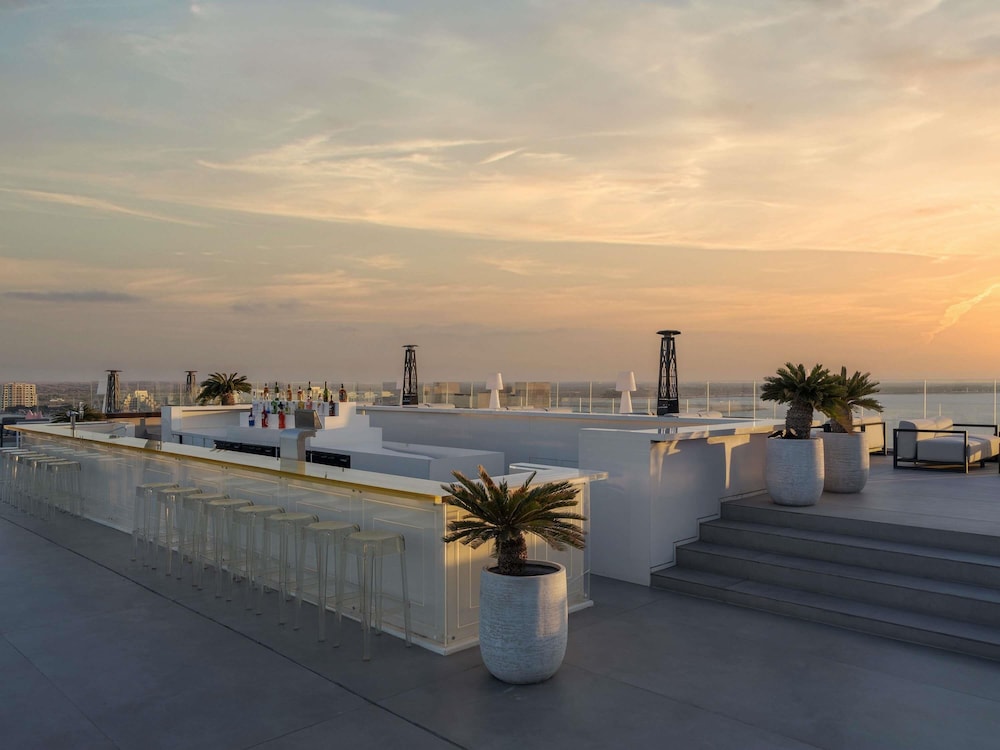 Mövenpick Resort Al Marjan Island — Restaurant & bars in Ras al Khaimah