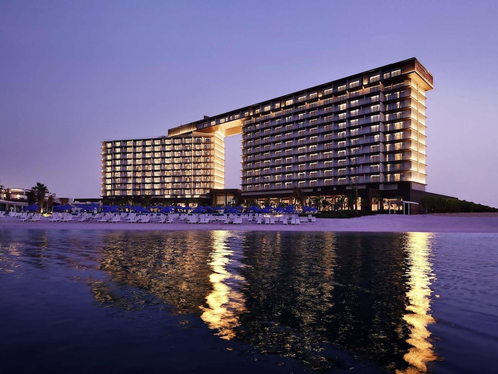 Mövenpick Resort Al Marjan Island — Hotel building in Ras al Khaimah