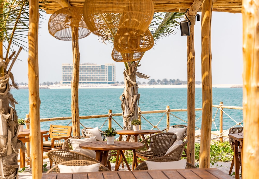 Mövenpick Resort Al Marjan Island — Restaurant & bars in Ras al Khaimah