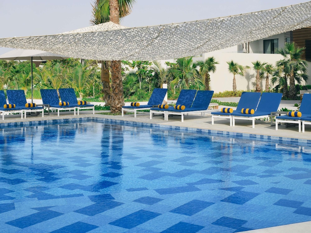 Mövenpick Resort Al Marjan Island — Swimming pool in Ras al Khaimah