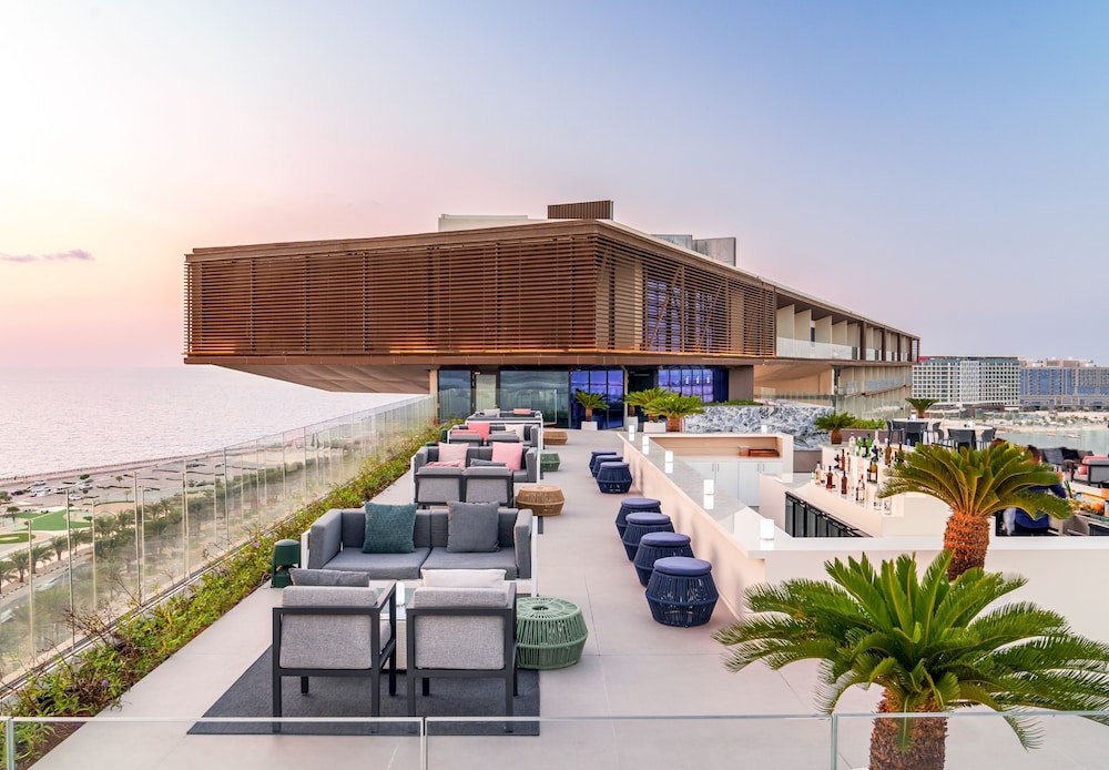 Mövenpick Resort Al Marjan Island — Restaurant & bars in Ras al Khaimah