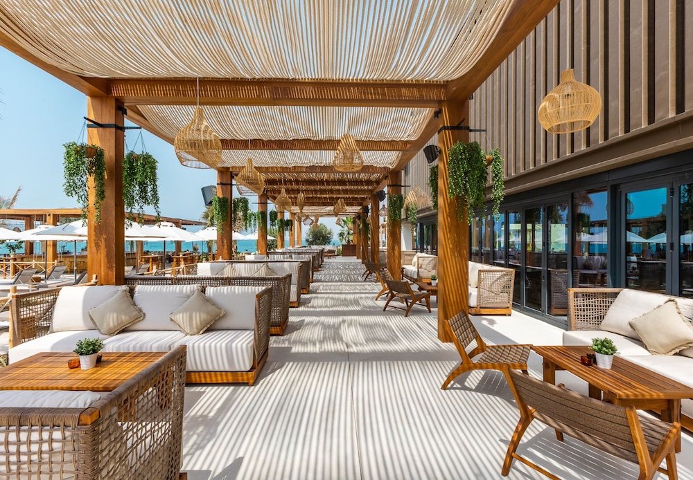 Mövenpick Resort Al Marjan Island — Restaurant & bars in Ras al Khaimah