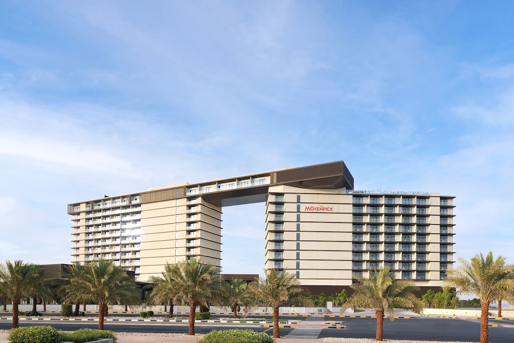 Mövenpick Resort Al Marjan Island — Hotel building in Ras al Khaimah