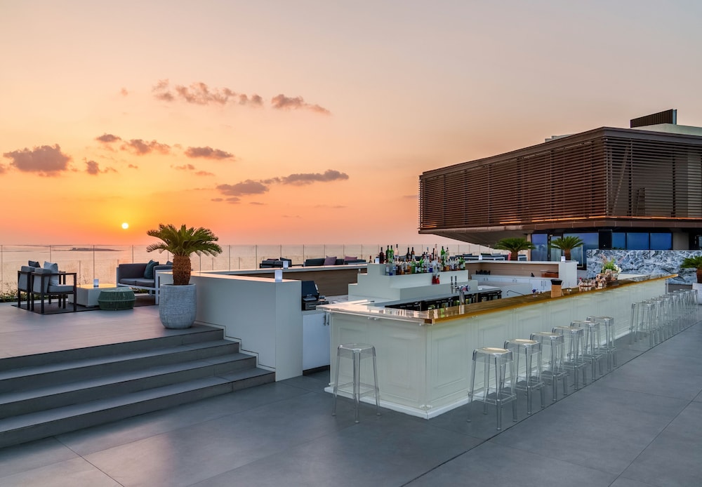 Mövenpick Resort Al Marjan Island — Restaurant & bars in Ras al Khaimah