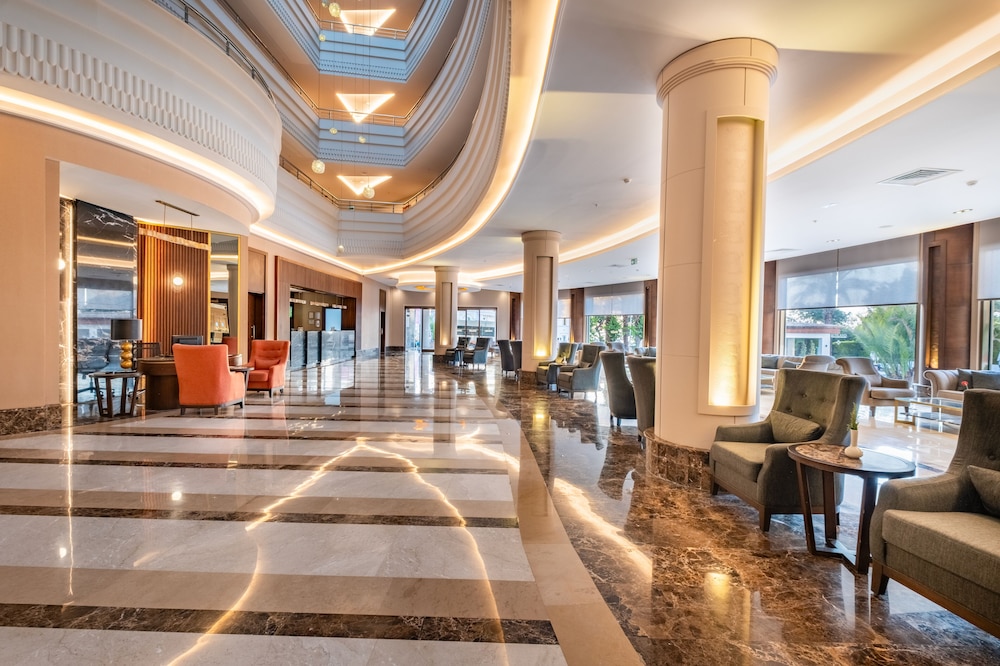 Sunland Resort Beldibi - All inclusive — Hotel building in Kemer