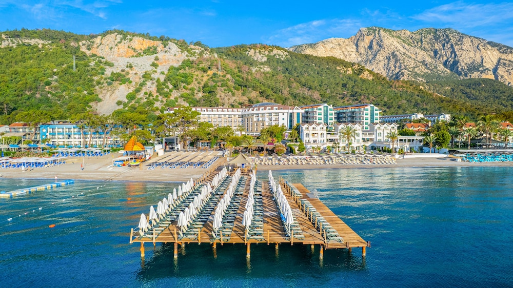 Sunland Resort Beldibi - All inclusive — Beach in Kemer
