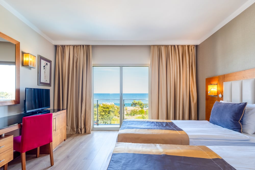 Sunland Resort Beldibi - All inclusive — Hotel rooms in Kemer