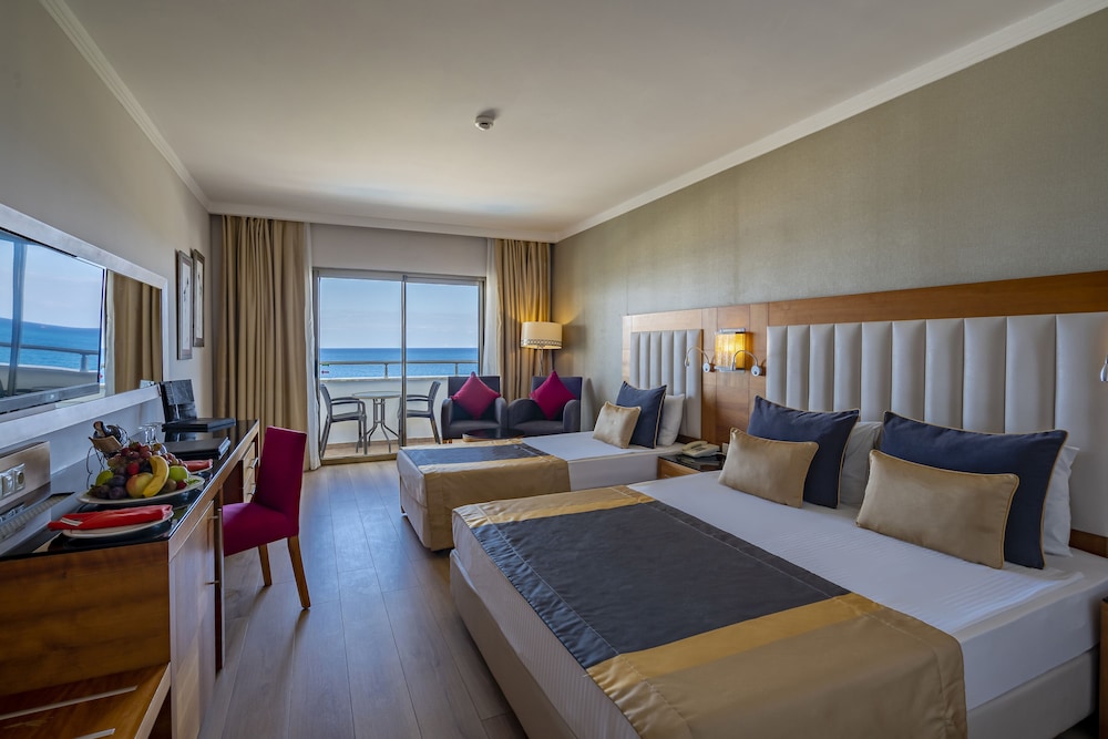 Sunland Resort Beldibi - All inclusive — Hotel rooms in Kemer