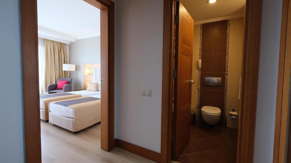 Sunland Resort Beldibi - All inclusive — Hotel rooms in Kemer