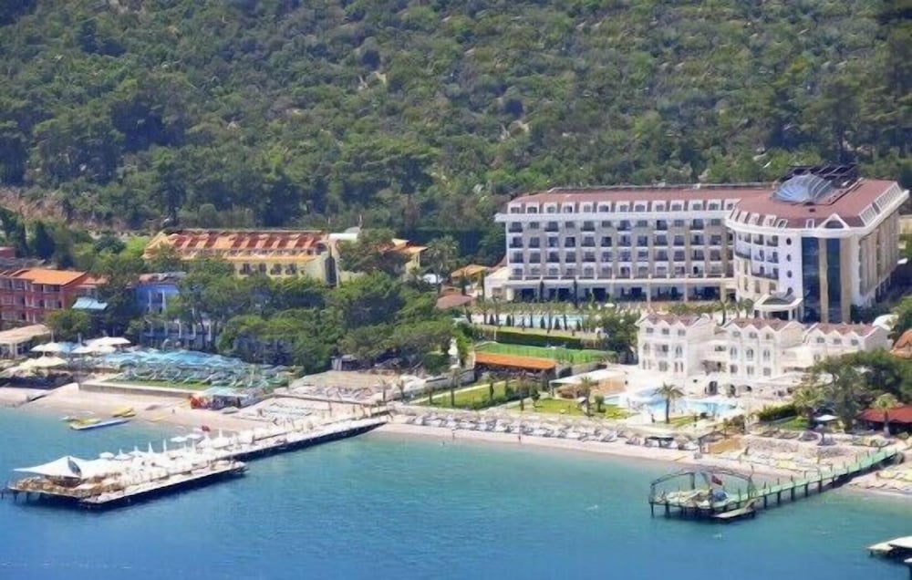 Sunland Resort Beldibi - All inclusive — Beach in Kemer