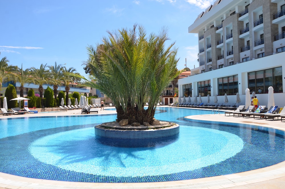 Sunland Resort Beldibi - All inclusive — Swimming pool in Kemer