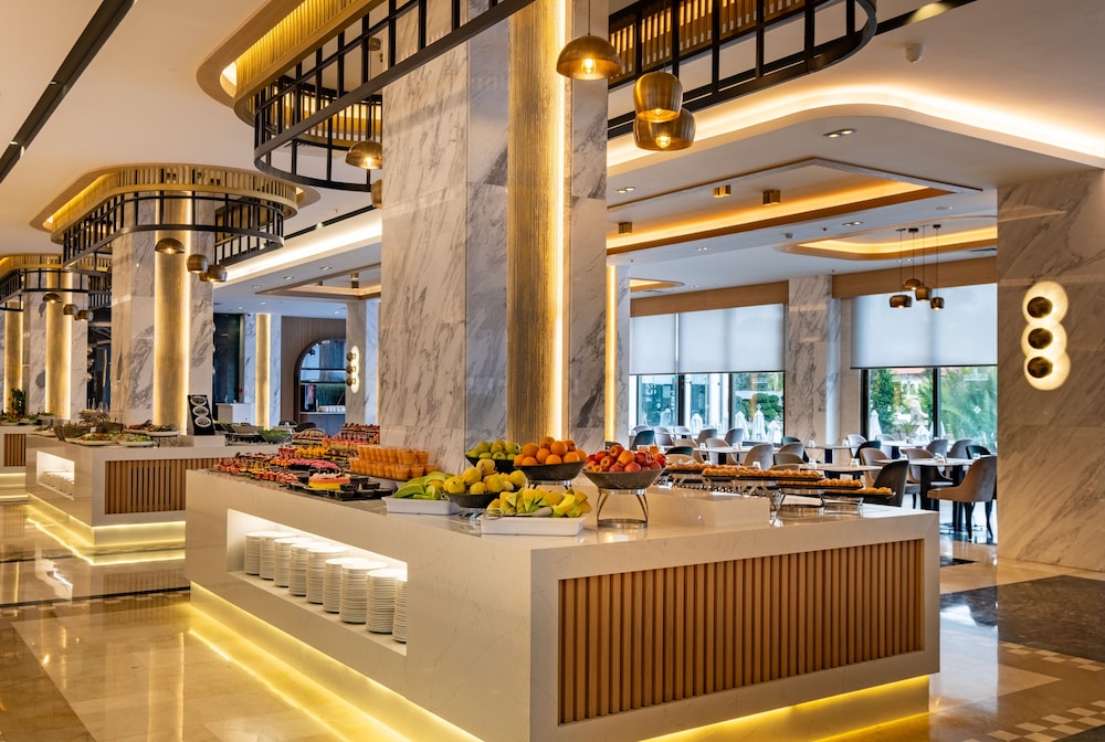 Sunland Resort Beldibi - All inclusive — Restaurant & bars in Kemer