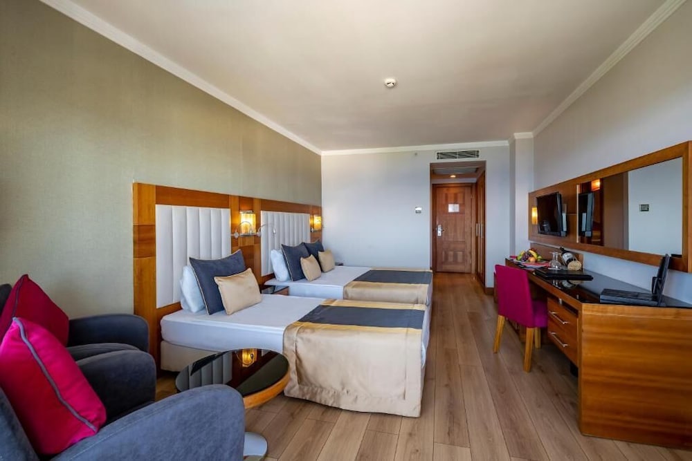Sunland Resort Beldibi - All inclusive — Hotel rooms in Kemer