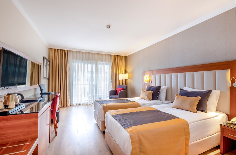 Sunland Resort Beldibi - All inclusive — Hotel rooms in Kemer
