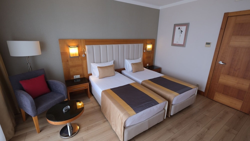 Sunland Resort Beldibi - All inclusive — Hotel rooms in Kemer