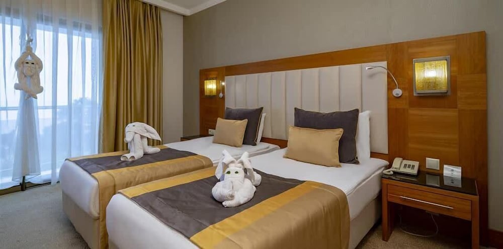 Sunland Resort Beldibi - All inclusive — Hotel rooms in Kemer