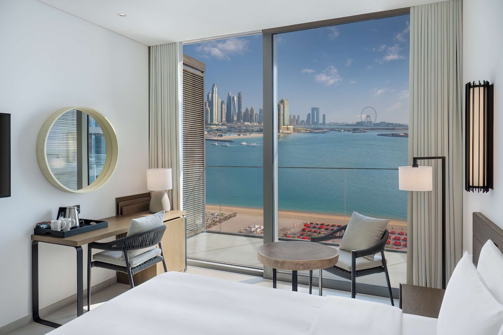 Radisson Beach Resort Palm Jumeirah — Hotel rooms in Dubai