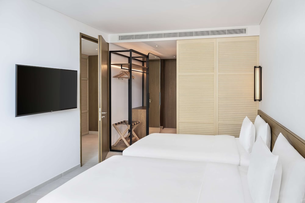 Radisson Beach Resort Palm Jumeirah — Hotel rooms in Dubai