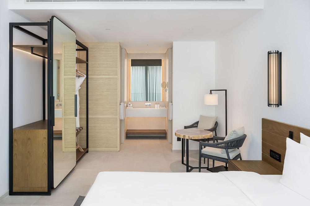 Radisson Beach Resort Palm Jumeirah — Hotel rooms in Dubai