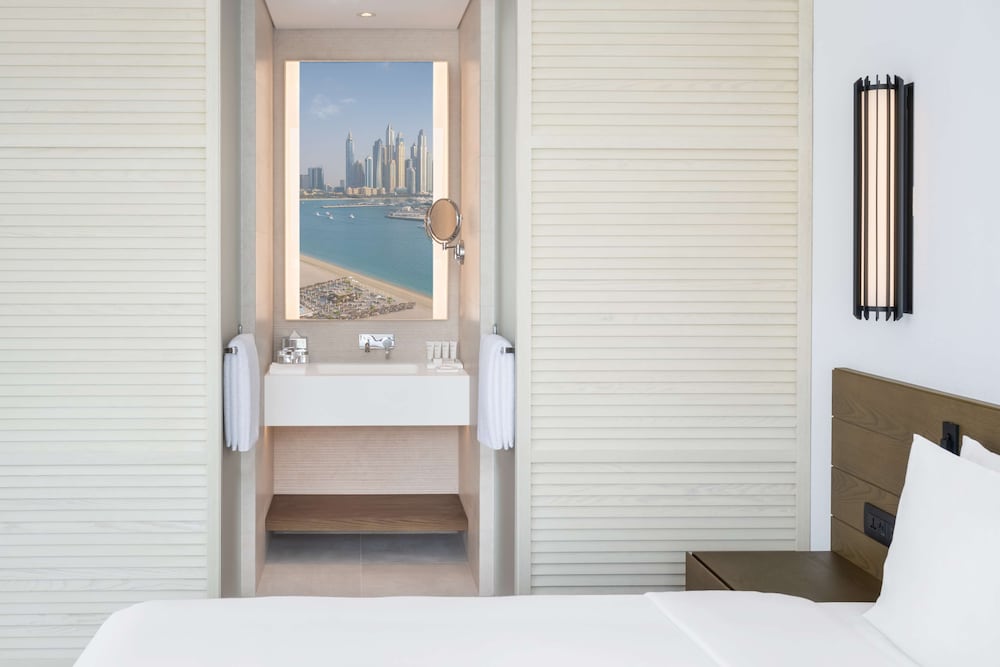 Radisson Beach Resort Palm Jumeirah — Hotel rooms in Dubai