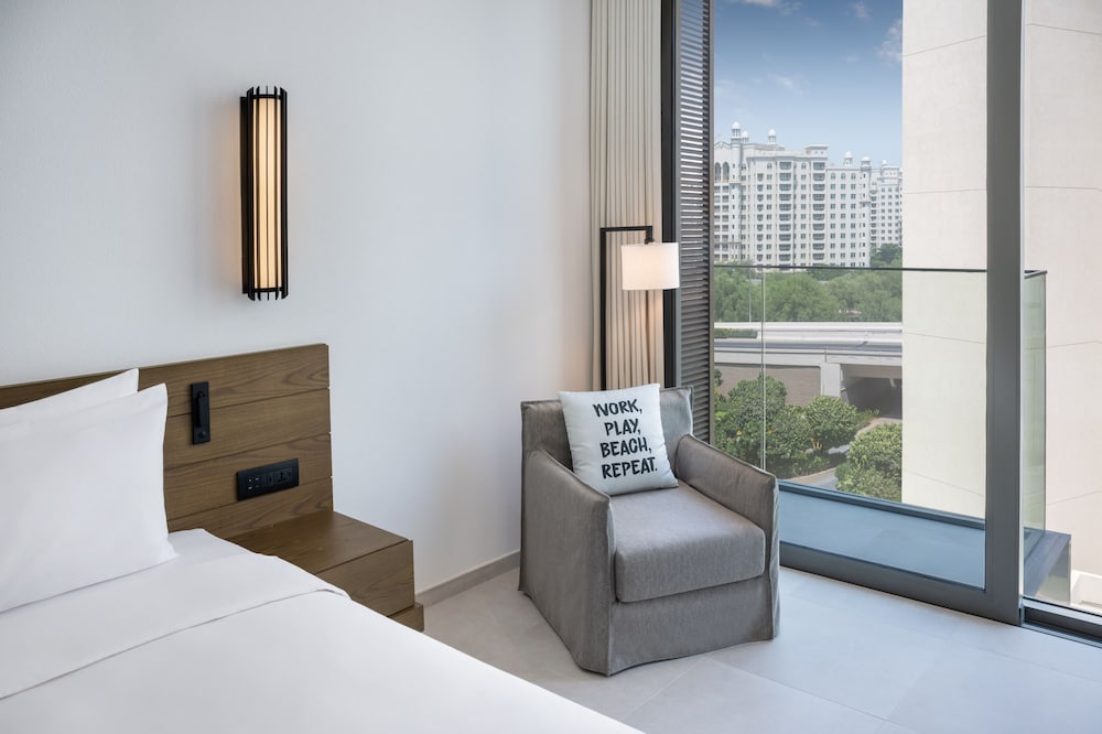 Radisson Beach Resort Palm Jumeirah — Hotel rooms in Dubai