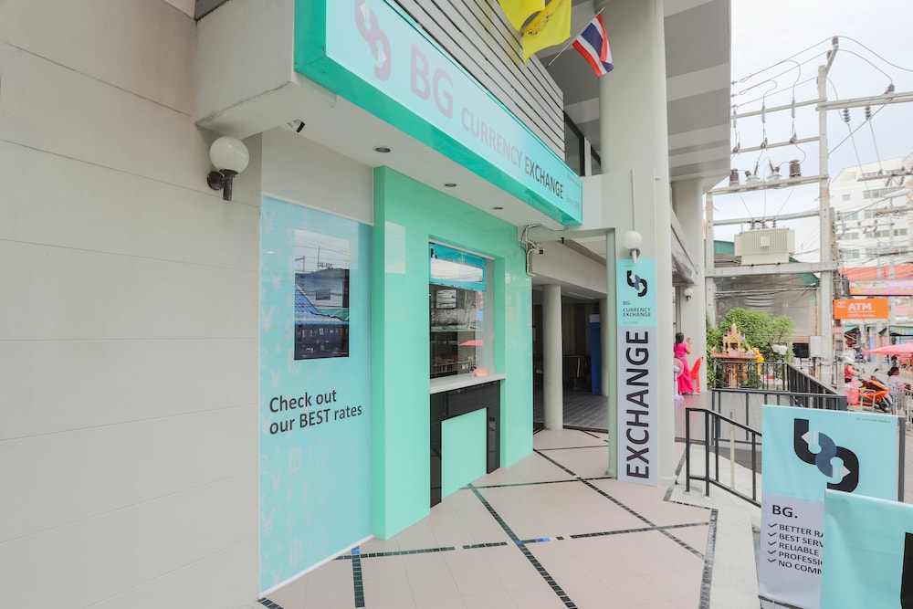 Flipper House Hotel — Restaurant & bars in Pattaya, Chonburi