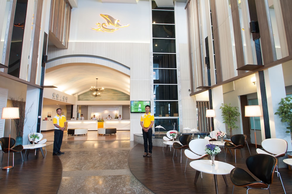 Flipper House Hotel — Hotel building in Pattaya, Chonburi