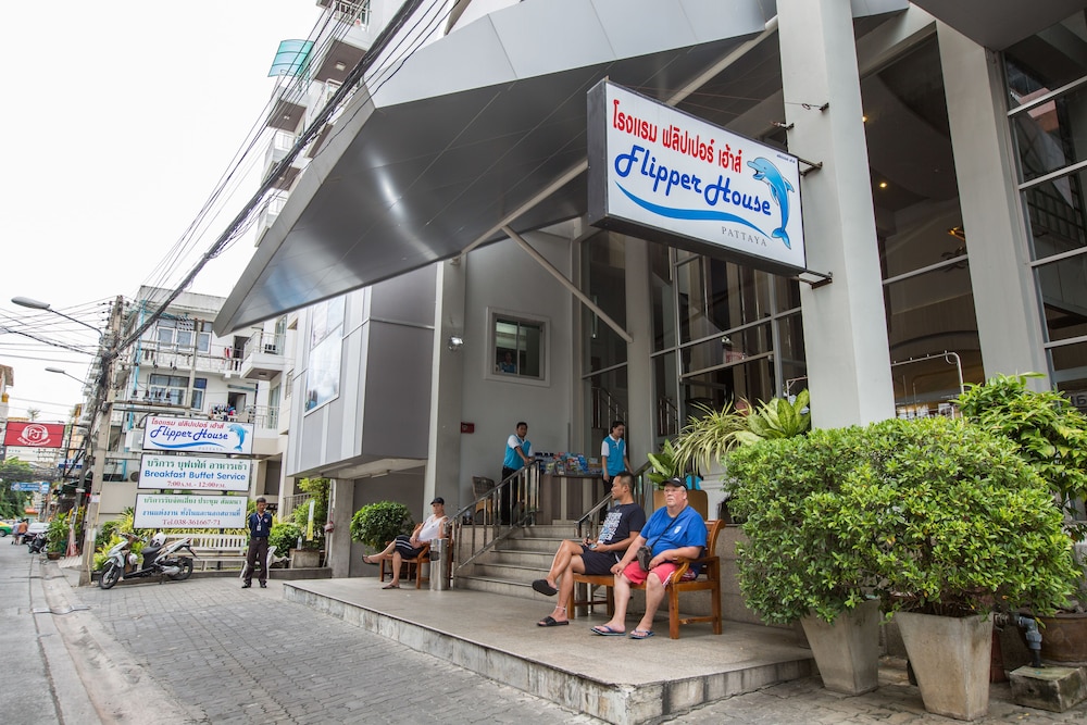 Flipper House Hotel — Attractions in the area in Pattaya, Chonburi