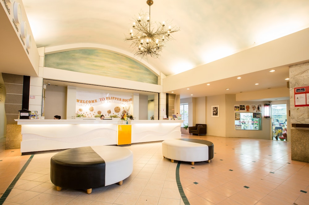 Flipper House Hotel — Hotel building in Pattaya, Chonburi