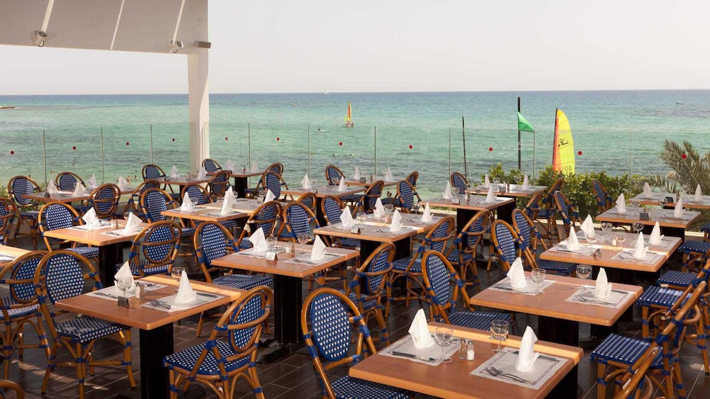Hotel Aziza Thalasso Golf - Adults Only (à partir de 16 ans) — Restaurant & bars in Hammamet, Nabeul