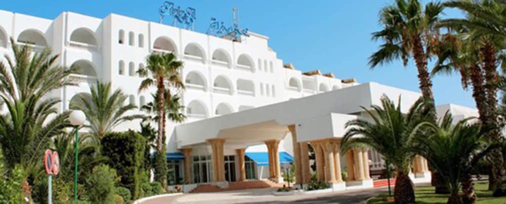 Hotel Aziza Thalasso Golf - Adults Only (à partir de 16 ans) — Hotel building in Hammamet, Nabeul